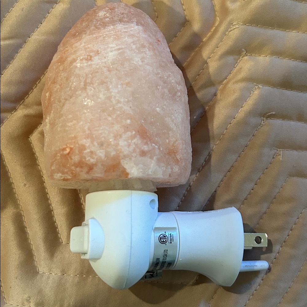 Himalayan Salt Crystal Night Light - Picture 3 of 6
